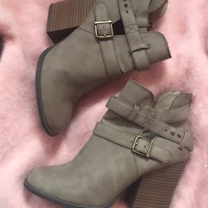Mudd taupe boots